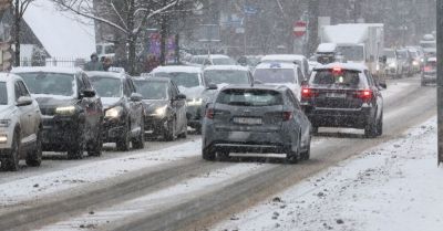 Tusk: poleciłem szefowi MSWiA zwołanie narady wojewodów i przedstawienie raportu o sytuacji na drogach